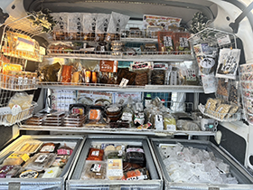 合計100種類近いラインナップで、お客様の好みに合わせて提案できる